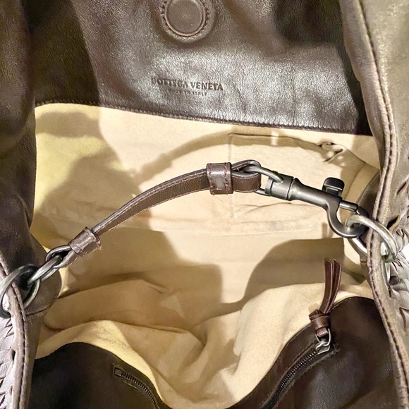 Bottega Veneta ‘Campana’ Intrecciato Hobo Bag - Picture 11 of 16